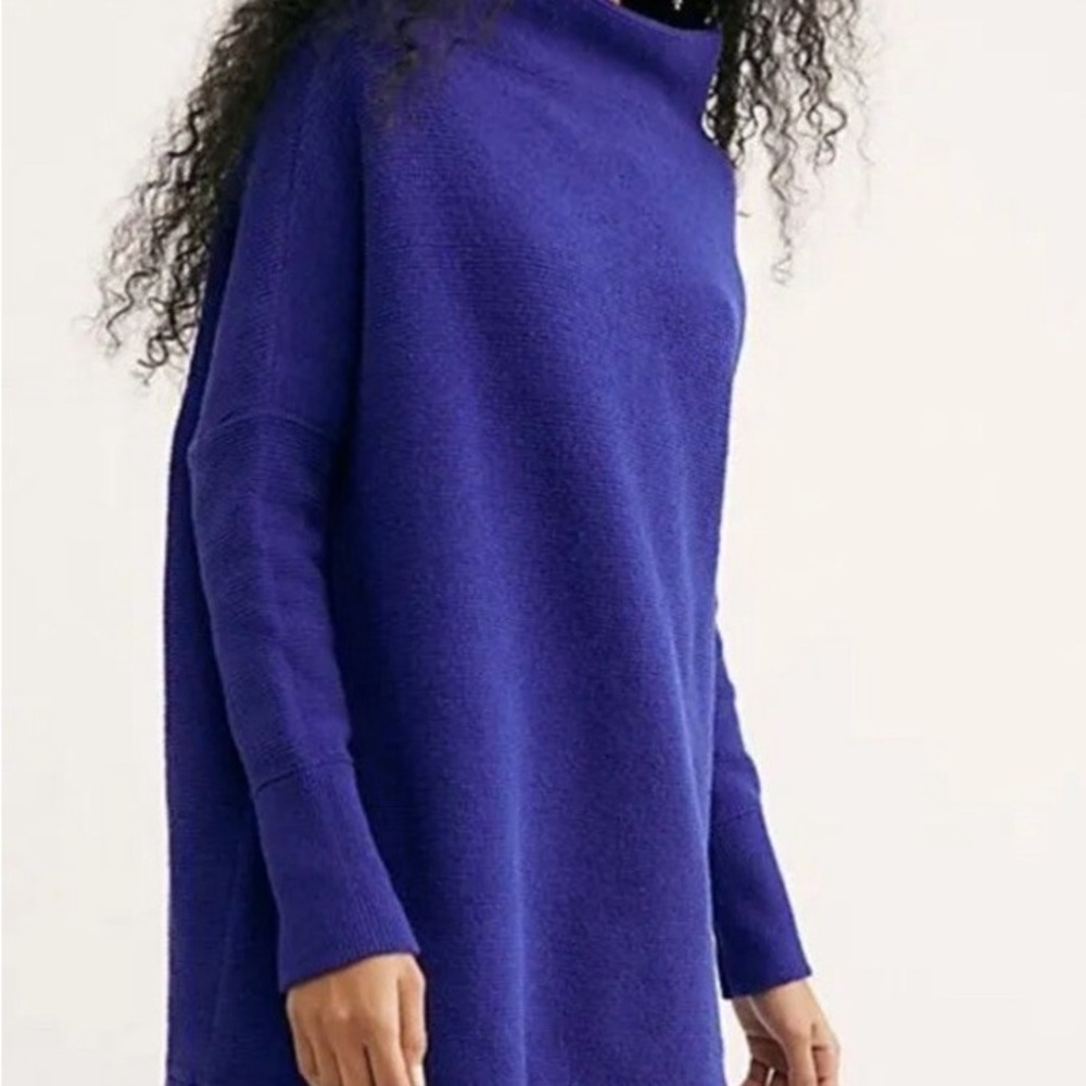 free people slouchy mock neck Women's Blue Sweater small